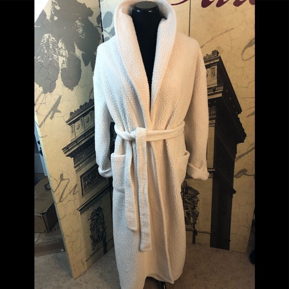 Ultra warm robe by Plush necessities size small
